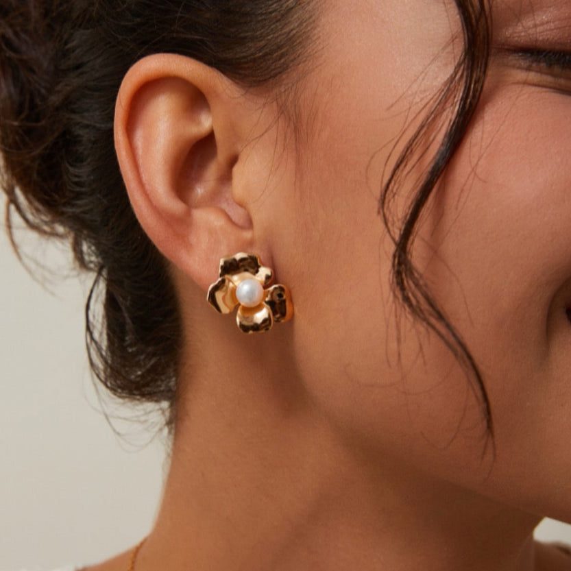 Elegant Gold Pearl Pendant Earrings