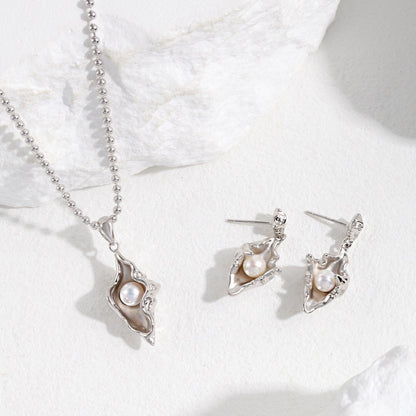 Radiant Seashell Pearl Jewelry Set (Necklace + Earrings)