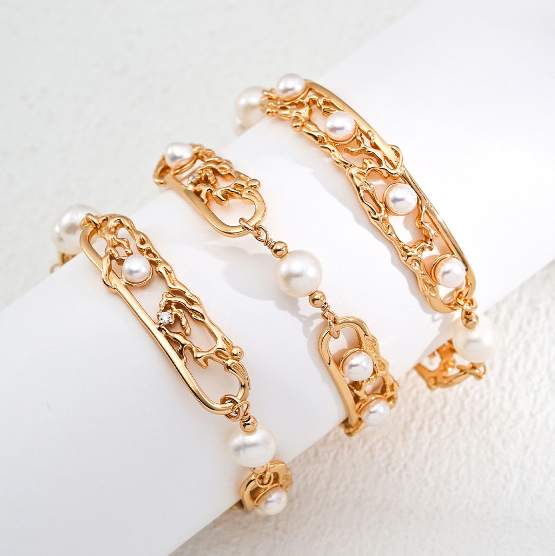 Elegant Pearl Bracelet