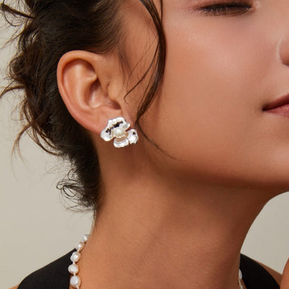 Elegant Gold Pearl Pendant Earrings