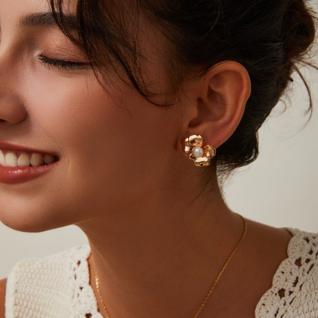 Elegant Gold Pearl Pendant Earrings