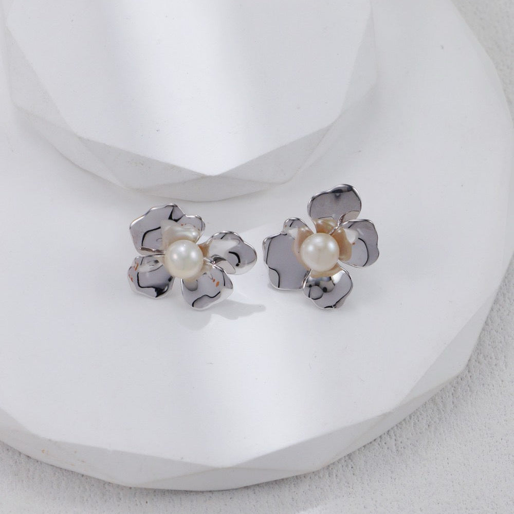 Elegant Gold Pearl Pendant Earrings