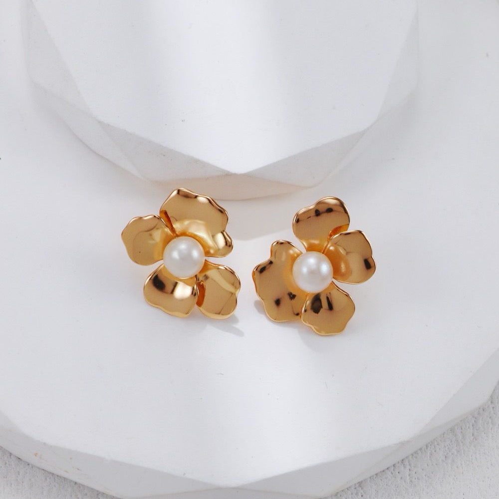 Elegant Gold Pearl Pendant Earrings