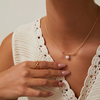 Elegant Pearl Pendant Necklace