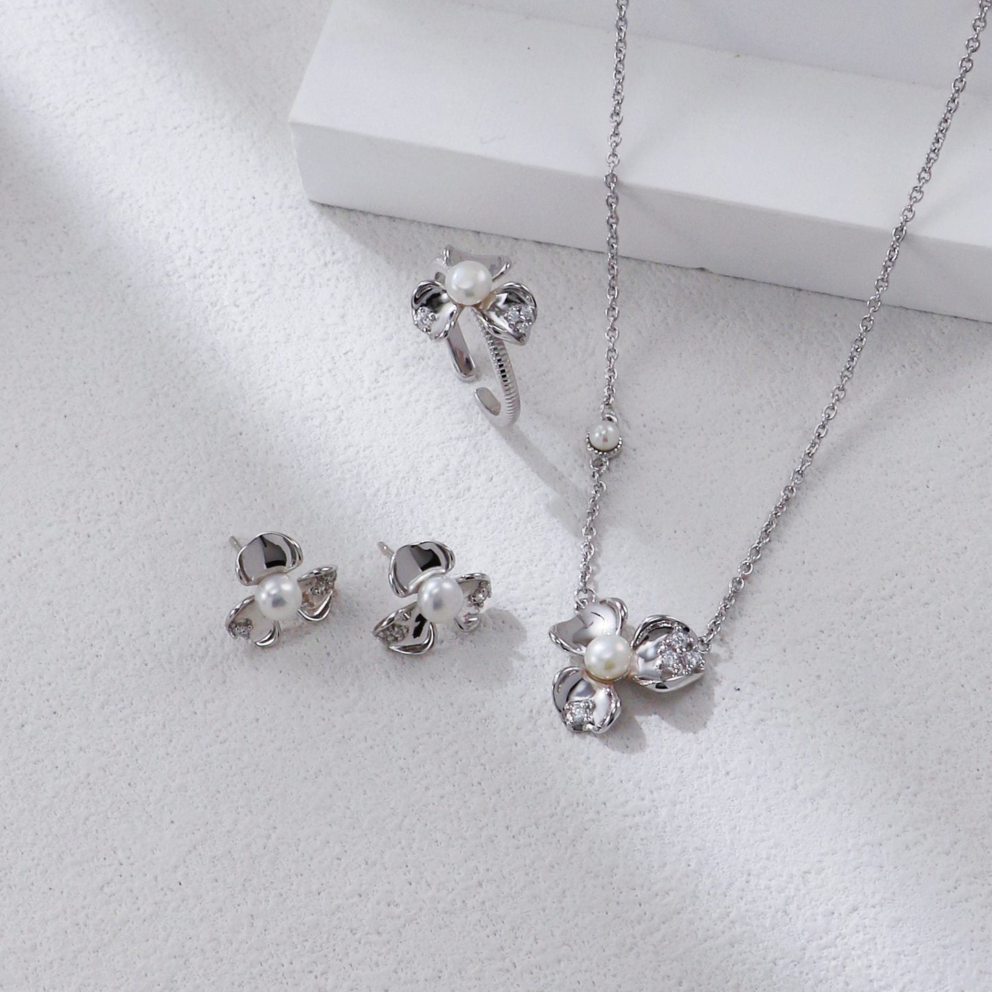 S925 Silver Petal Necklace